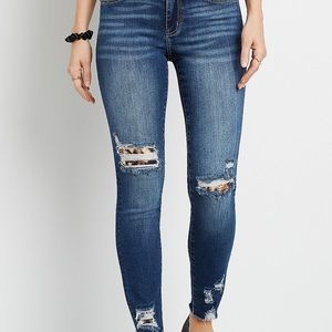 KanCan Skinny Mid~Rise Leopard Ripped Jean